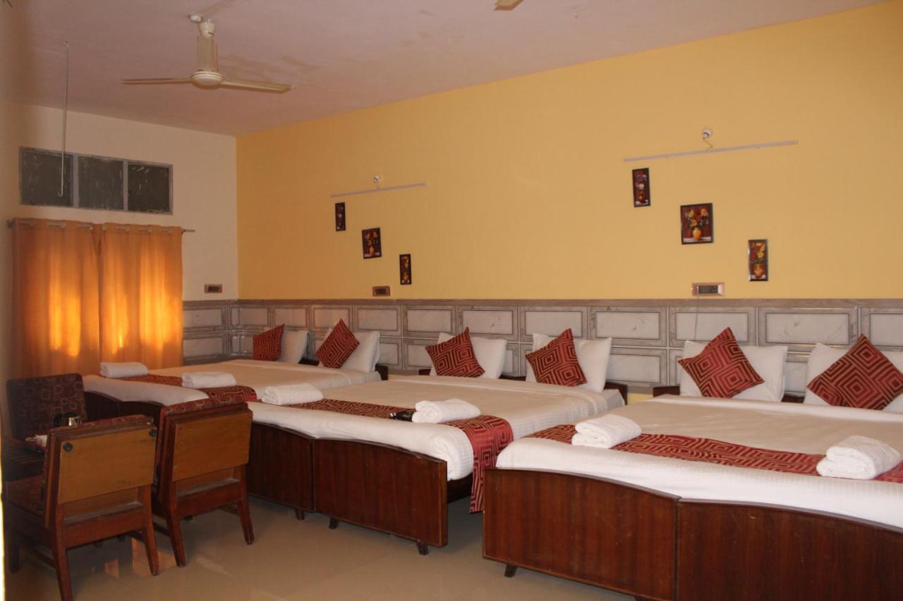 Kaveri Hotel Bed & Breakfast مَسّور المظهر الخارجي الصورة